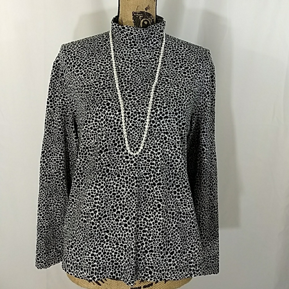 Chaus Sport animal print light turtleneck  XL